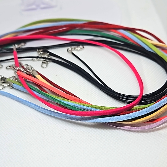 10 Necklace Coords. 5 Color Suede & 5 Black. - Picture 4 of 5